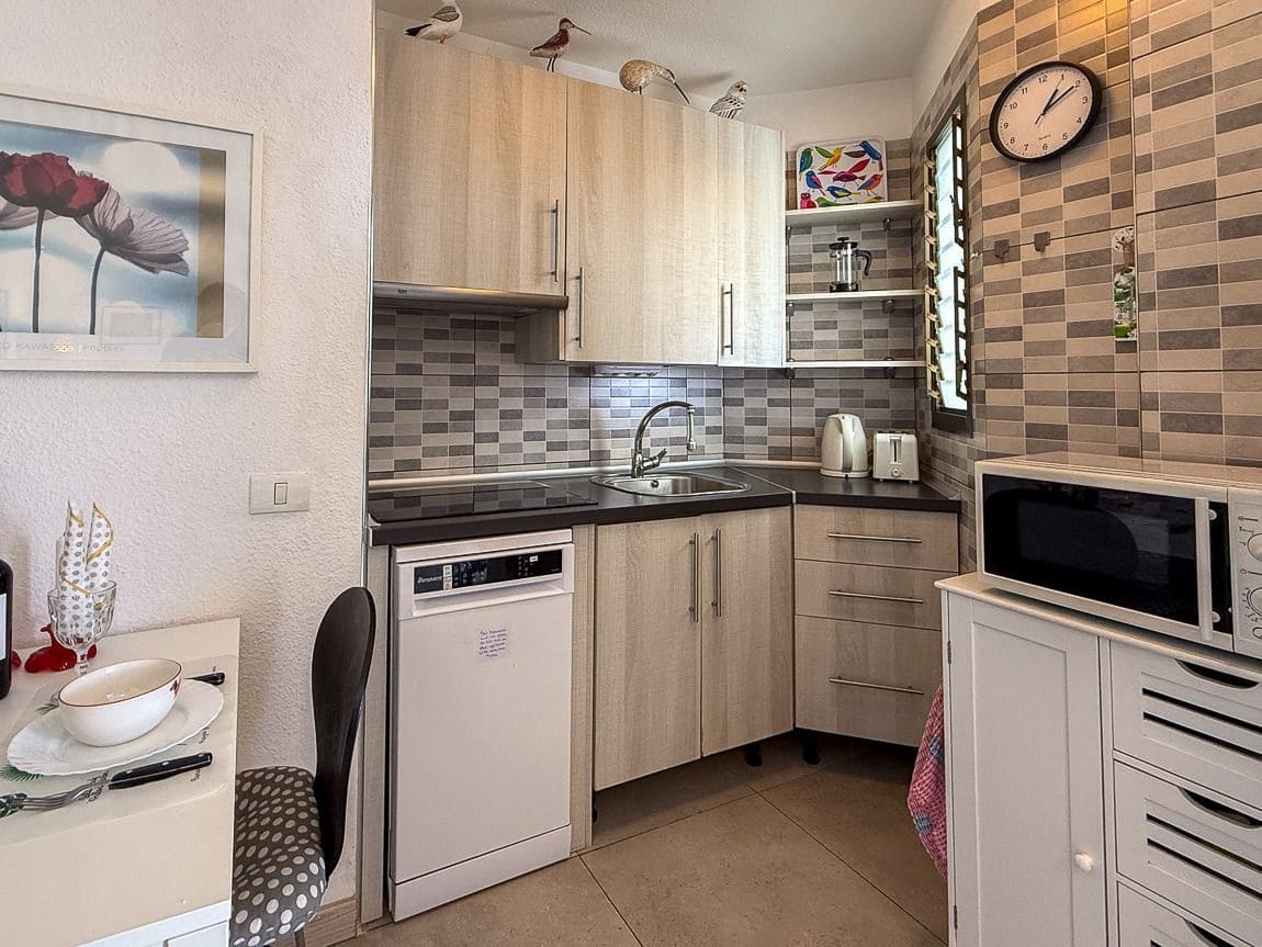 1 sovrum Lägenhet till salu i Los Cristianos med pool - 269 000 € (Ref: 9604572)