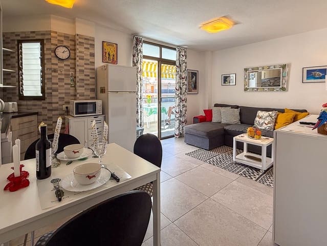 1 sovrum Lägenhet till salu i Los Cristianos, Arona med pool - 269 000 € (Ref: 9604572)