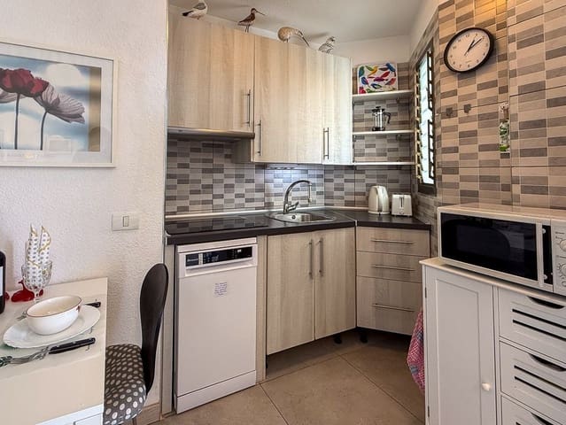 1 sovrum Lägenhet till salu i Los Cristianos, Arona med pool - 269 000 € (Ref: 9604572)