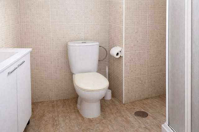 Apartamento de 2 habitaciones en Playa de las Americas, Arona en venta con piscina garaje - 399.000 € (Ref: 9604574)