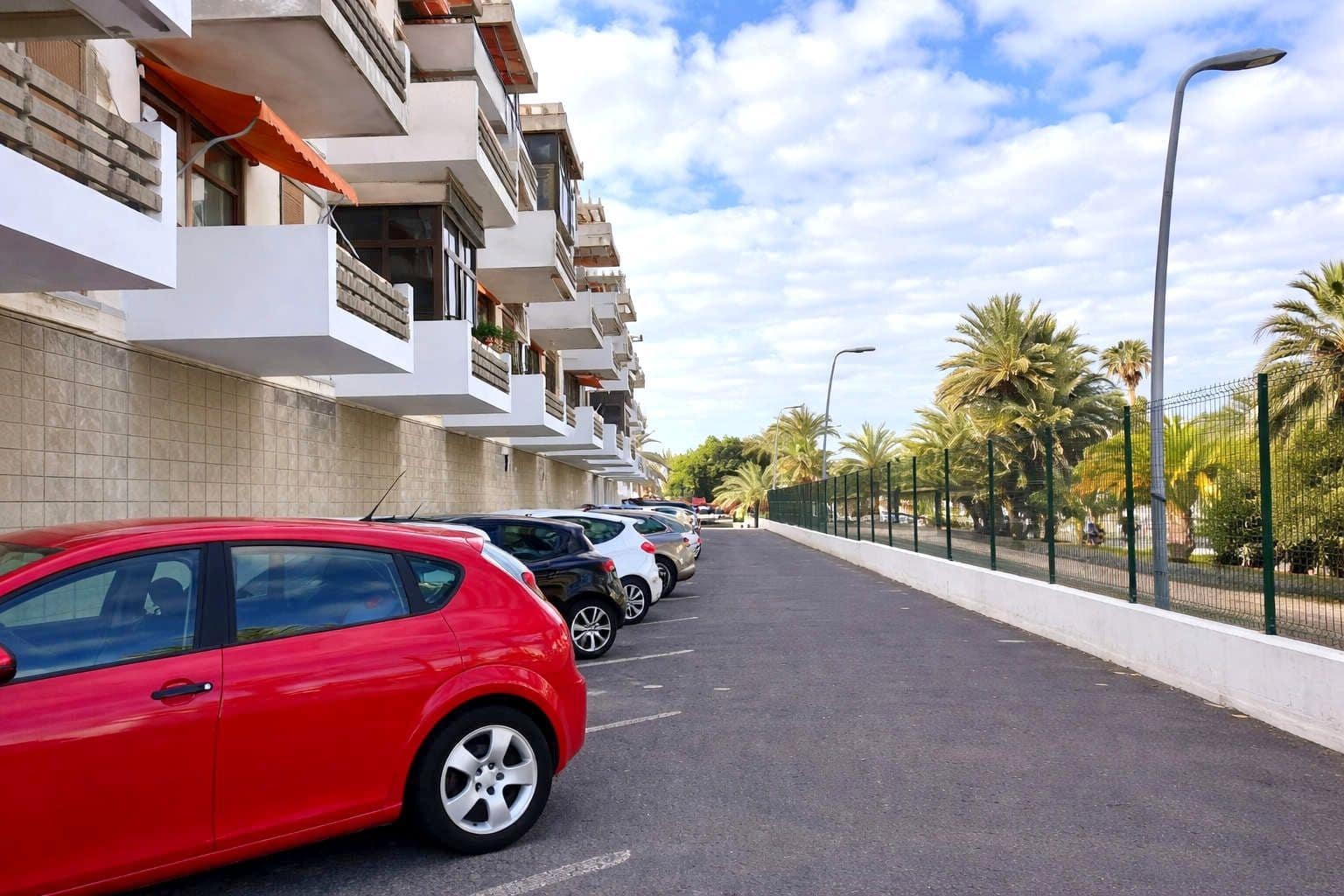 2 soverom Leilighet til salgs i Playa de las Americas med svømmebasseng garasje - € 399 000 (Ref: 9604574)