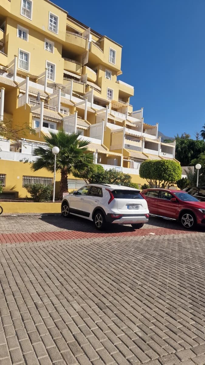 1 makuuhuone Huoneisto myytävänä paikassa Costa Adeje mukana uima-altaan 
autotalli - 319 000 € (Ref: 9625312)