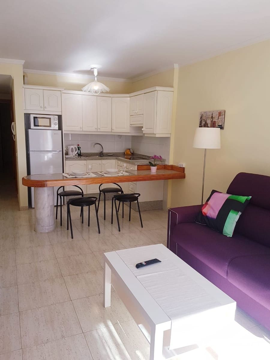 1 quarto Apartamento para venda em Los Cristianos - 270 000 € (Ref: 9636436)
