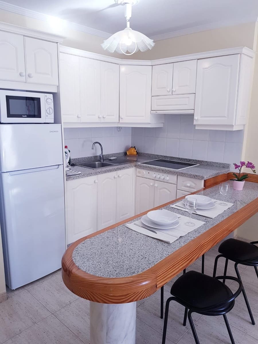 1 quarto Apartamento para venda em Los Cristianos - 270 000 € (Ref: 9636436)