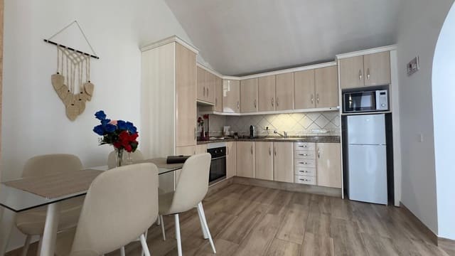 1 quarto Apartamento para venda em Los Cristianos, Arona com piscina - 289 000 € (Ref: 9636437)