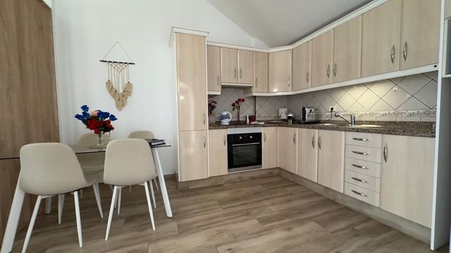 1 quarto Apartamento para venda em Los Cristianos, Arona com piscina - 289 000 € (Ref: 9636437)