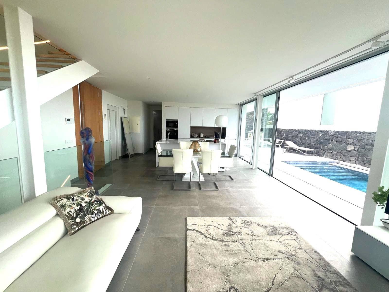 4 quarto Apartamento para venda em Adeje com piscina garagem - 1 330 000 € (Ref: 9651224)