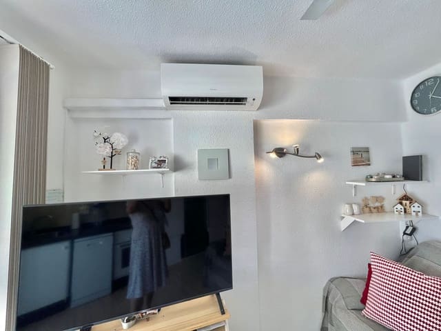 Apartment for sale in Torviscas Bajo, Adeje with pool - € 245,000 (Ref: 9655659)