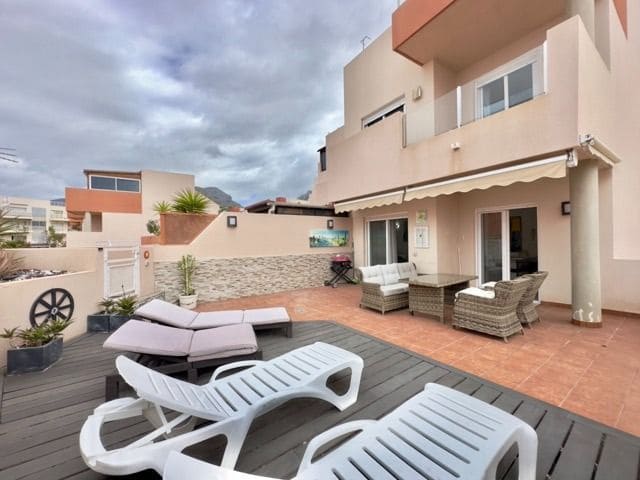 3 soveværelse Semi-Rækkehus til salg i Los Gigantes med swimmingpool garage - € 595.000 (Ref: 9665914)