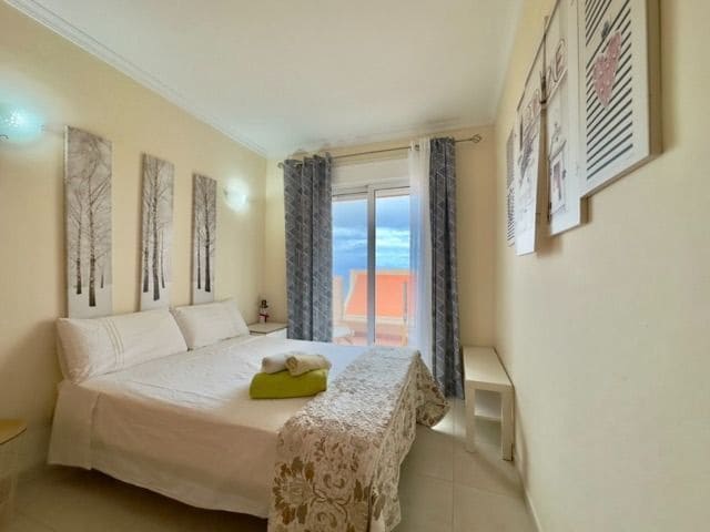 3 soveværelse Semi-Rækkehus til salg i Los Gigantes med swimmingpool garage - € 595.000 (Ref: 9665914)