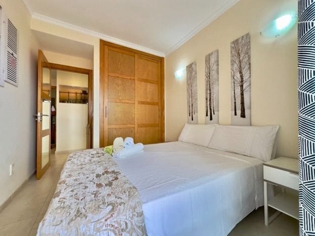 3 soveværelse Semi-Rækkehus til salg i Los Gigantes med swimmingpool garage - € 595.000 (Ref: 9665914)