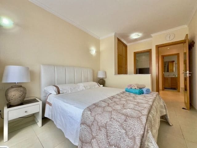 3 soveværelse Semi-Rækkehus til salg i Los Gigantes med swimmingpool garage - € 595.000 (Ref: 9665914)