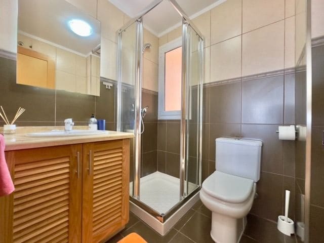 3 soveværelse Semi-Rækkehus til salg i Los Gigantes med swimmingpool garage - € 595.000 (Ref: 9665914)