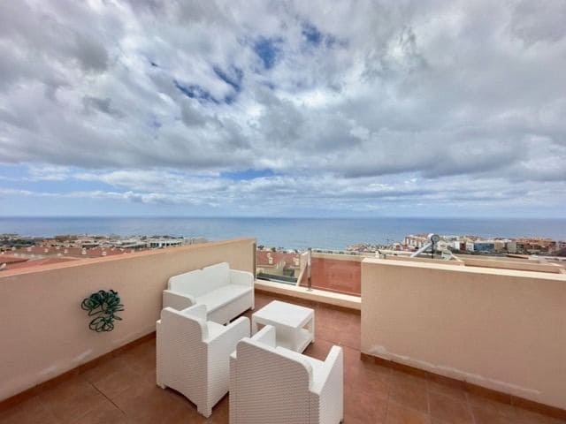 3 soveværelse Semi-Rækkehus til salg i Los Gigantes med swimmingpool garage - € 595.000 (Ref: 9665914)