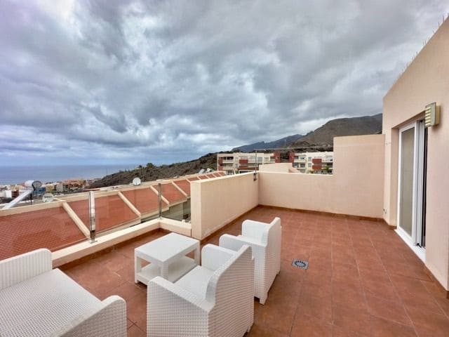 3 soveværelse Semi-Rækkehus til salg i Los Gigantes med swimmingpool garage - € 595.000 (Ref: 9665914)