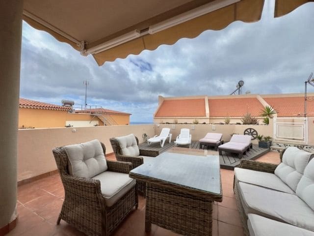 3 soveværelse Semi-Rækkehus til salg i Los Gigantes, Santiago del Teide med swimmingpool garage - € 595.000 (Ref: 9665914)