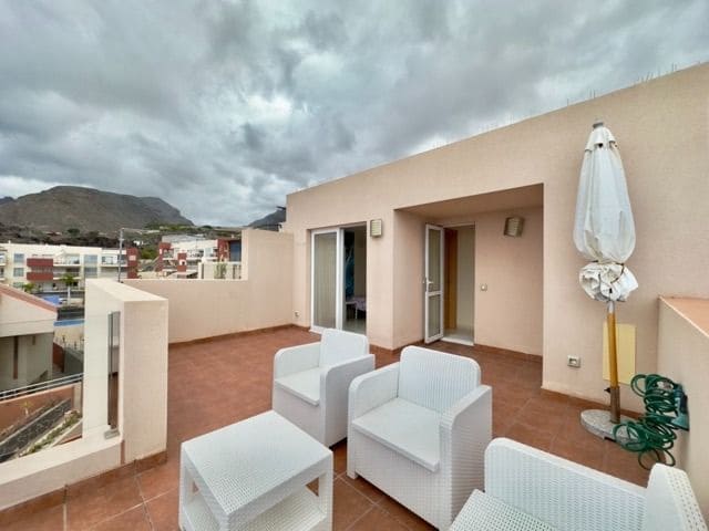 3 soveværelse Semi-Rækkehus til salg i Los Gigantes med swimmingpool garage - € 595.000 (Ref: 9665914)