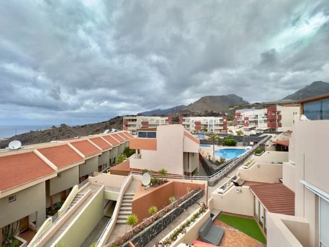 3 soveværelse Semi-Rækkehus til salg i Los Gigantes med swimmingpool garage - € 595.000 (Ref: 9665914)