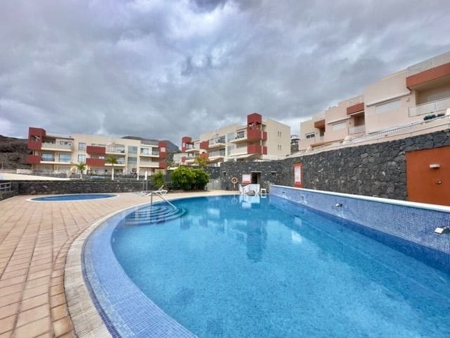 3 soveværelse Semi-Rækkehus til salg i Los Gigantes med swimmingpool garage - € 595.000 (Ref: 9665914)