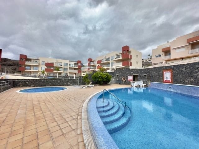 3 soveværelse Semi-Rækkehus til salg i Los Gigantes med swimmingpool garage - € 595.000 (Ref: 9665914)