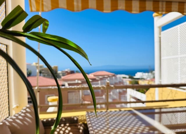 1 Zimmer Apartment zu verkaufen in Torviscas Bajo, Adeje mit Pool - 310.000 € (Ref: 9673803)