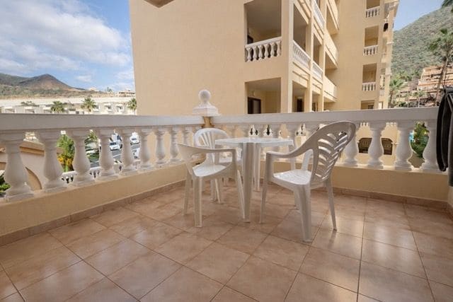 Huoneisto myytävänä paikassa Los Cristianos, Arona mukana uima-altaan 
autotalli - 199 900 € (Ref: 9690016)