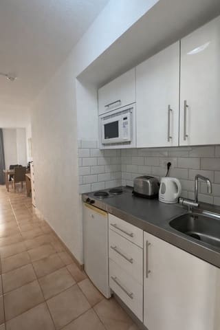 Huoneisto myytävänä paikassa Los Cristianos, Arona mukana uima-altaan 
autotalli - 199 900 € (Ref: 9690016)