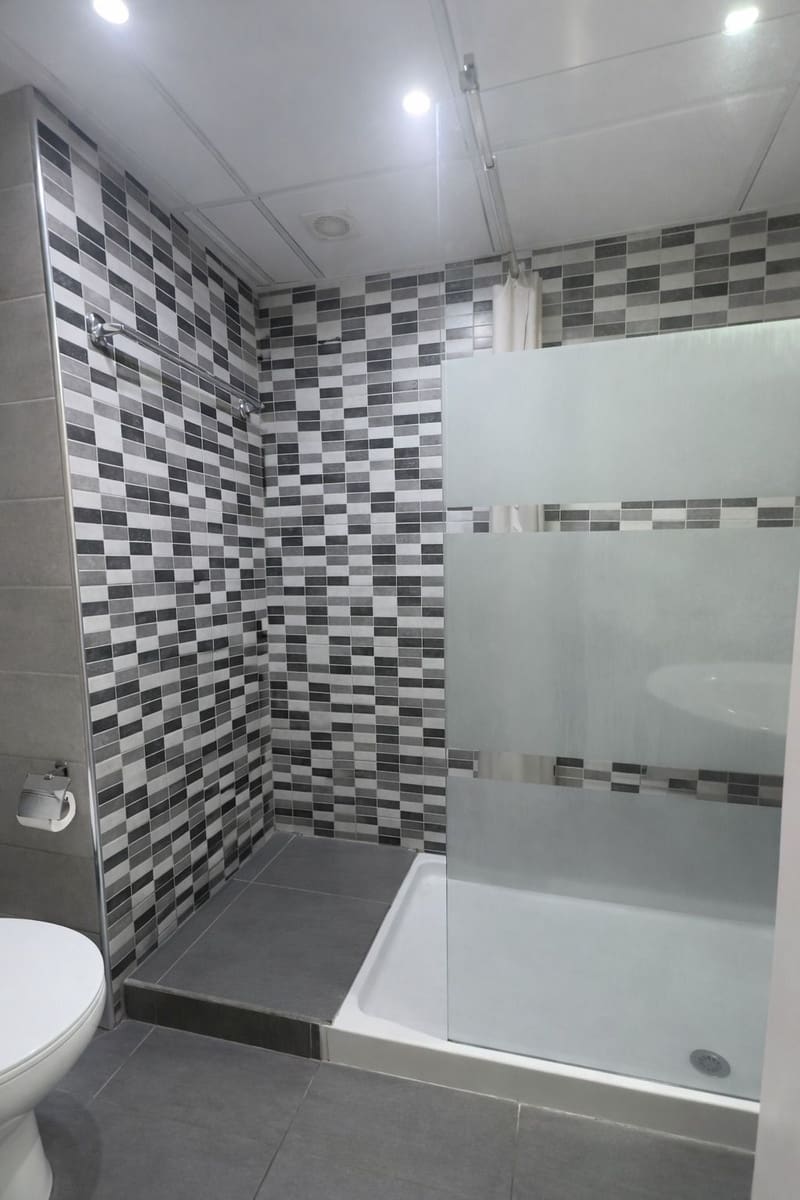 Huoneisto myytävänä paikassa Los Cristianos mukana uima-altaan 
autotalli - 199 900 € (Ref: 9690016)