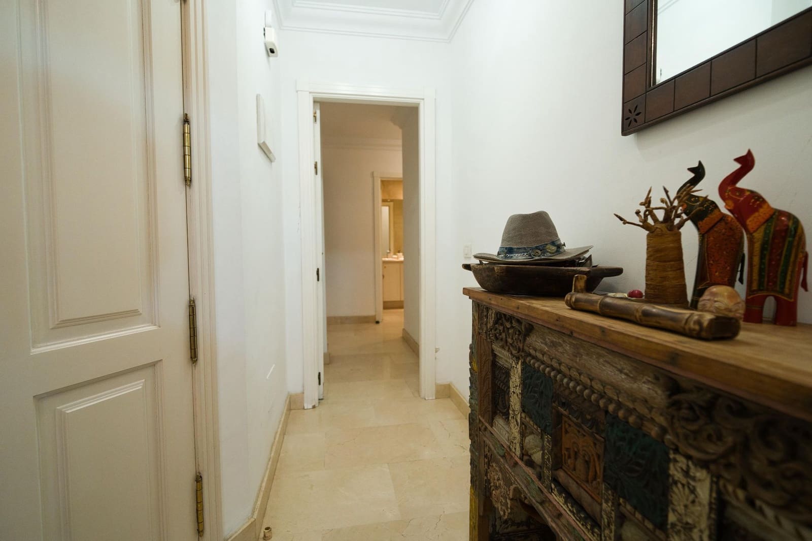 3 soveværelse Lejlighed til salg i Playa del Duque med swimmingpool - € 840.000 (Ref: 9711076)