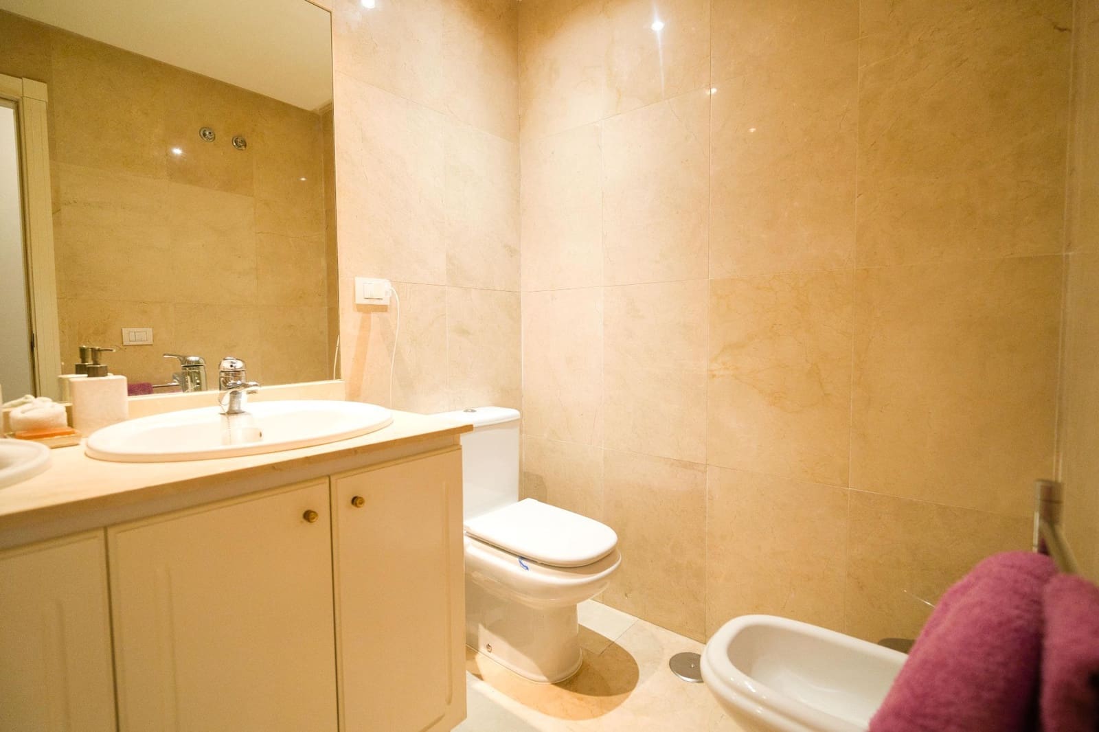 3 soveværelse Lejlighed til salg i Playa del Duque med swimmingpool - € 840.000 (Ref: 9711076)