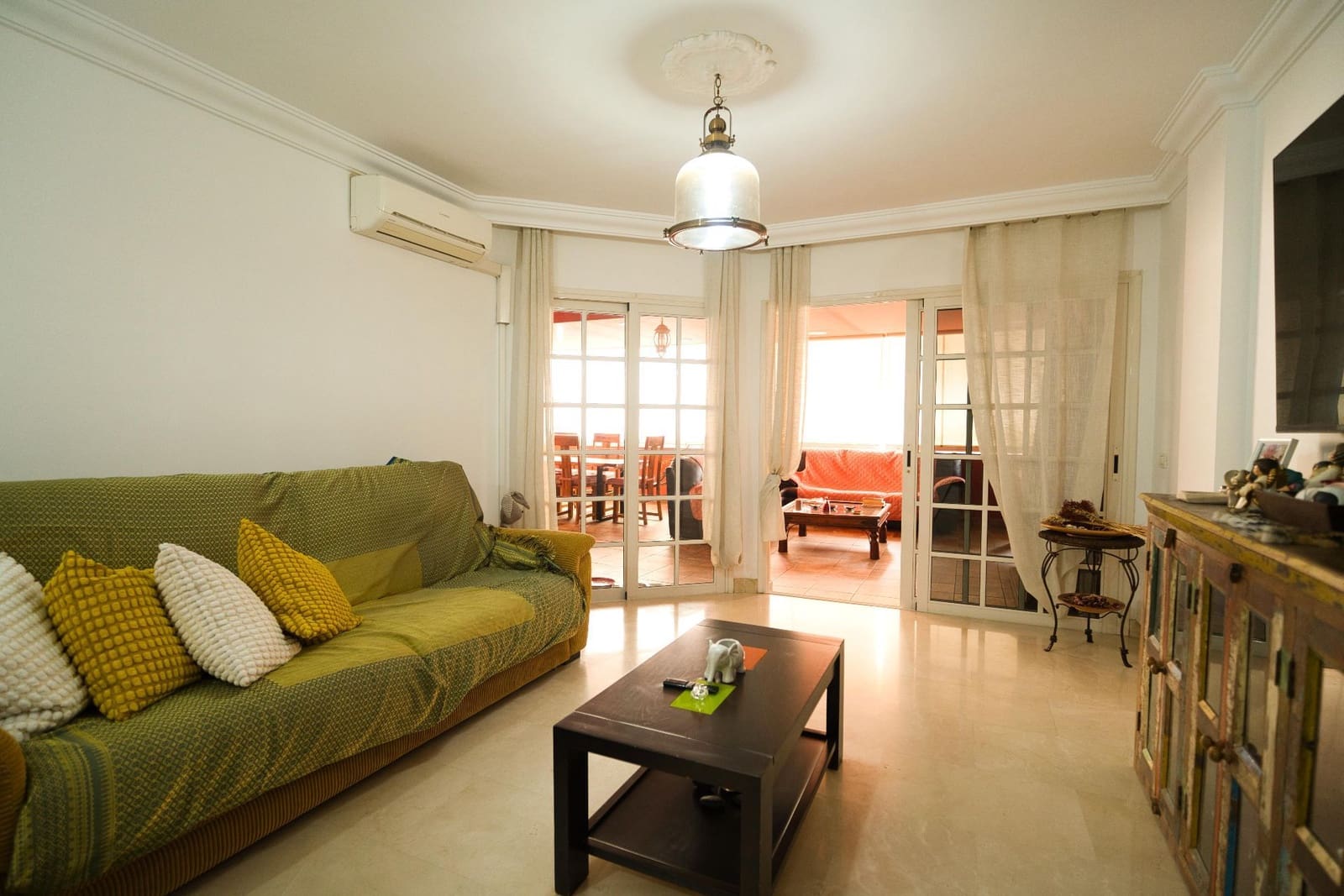 3 soveværelse Lejlighed til salg i Playa del Duque med swimmingpool - € 840.000 (Ref: 9711076)