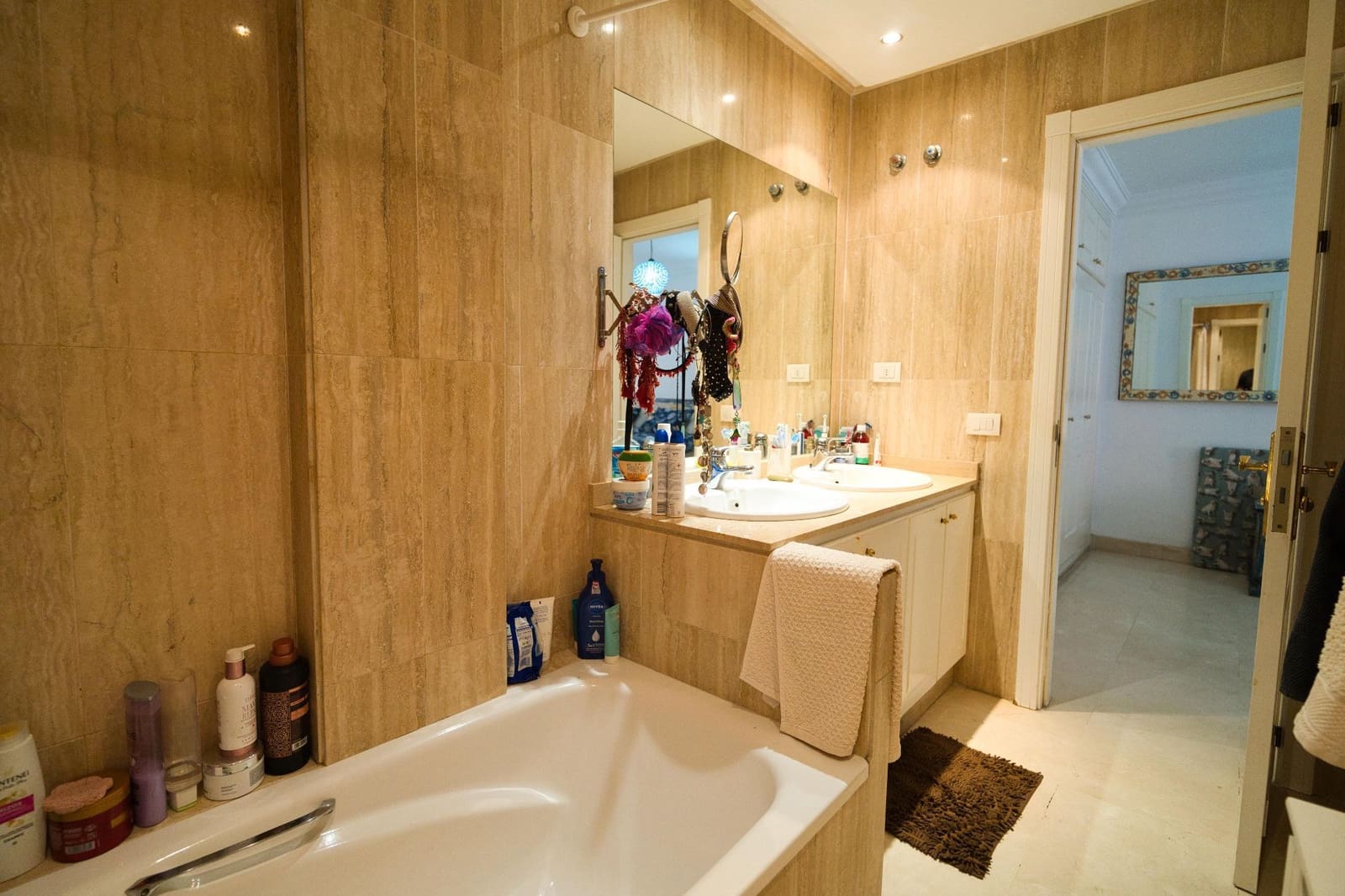 3 soveværelse Lejlighed til salg i Playa del Duque med swimmingpool - € 840.000 (Ref: 9711076)