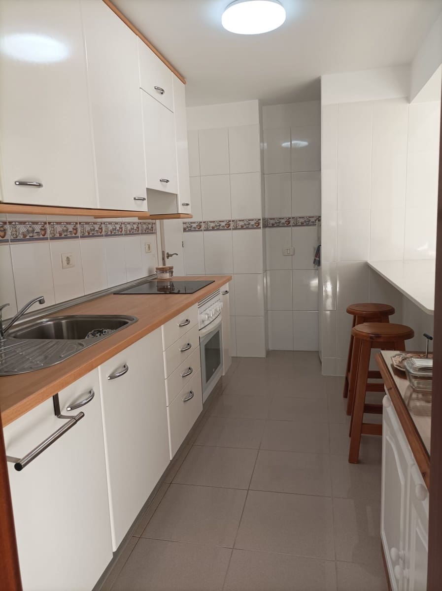 1 sypialnia Apartament na sprzedaż w Los Cristianos z basenem garażem - 309 950 € (Ref: 9711077)