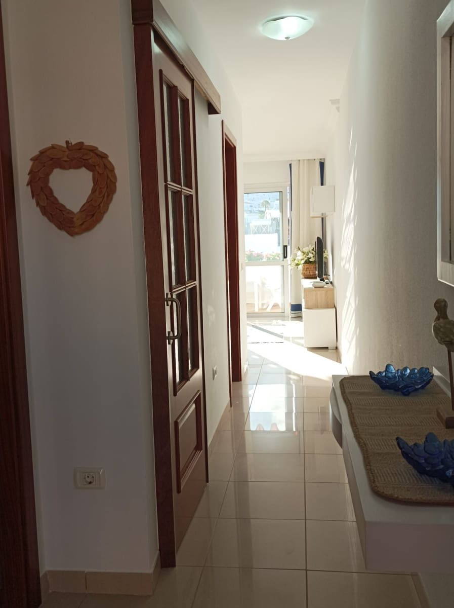 1 sypialnia Apartament na sprzedaż w Los Cristianos z basenem garażem - 309 950 € (Ref: 9711077)