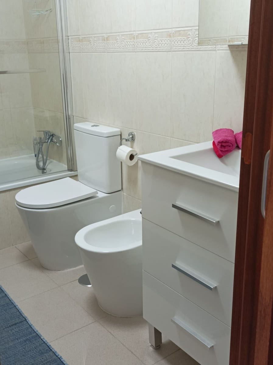 1 sypialnia Apartament na sprzedaż w Los Cristianos z basenem garażem - 309 950 € (Ref: 9711077)