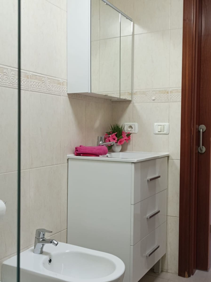 1 sypialnia Apartament na sprzedaż w Los Cristianos z basenem garażem - 309 950 € (Ref: 9711077)