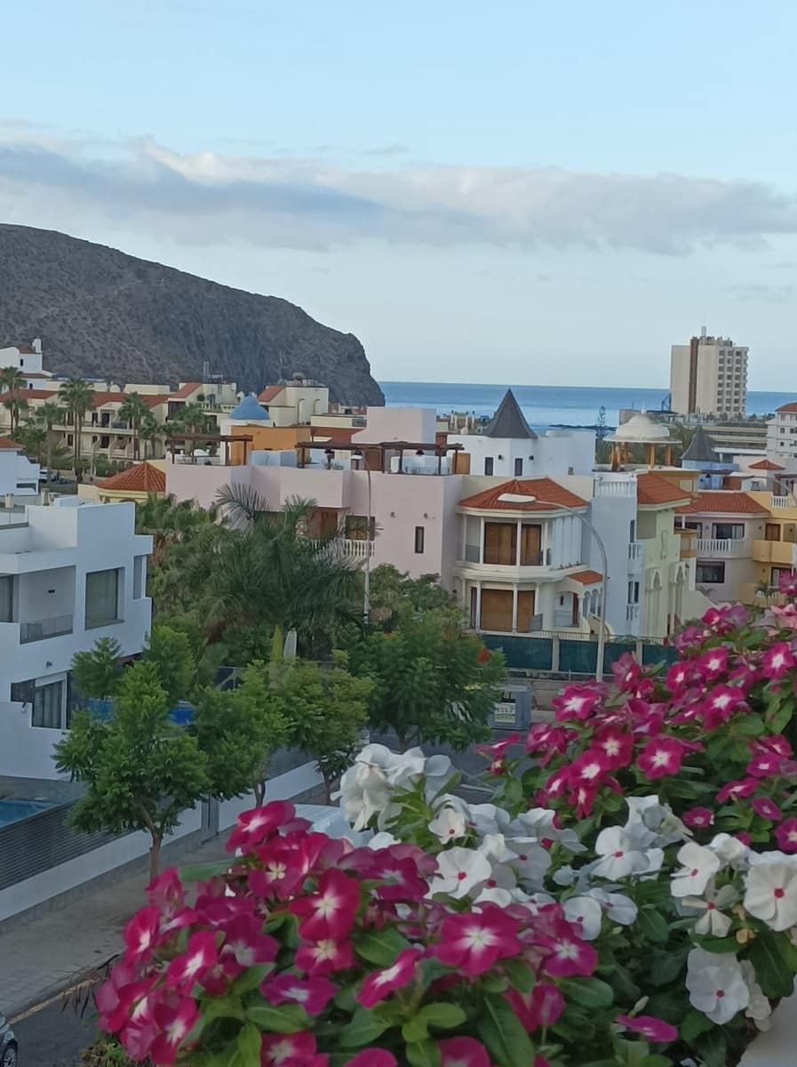 1 sypialnia Apartament na sprzedaż w Los Cristianos z basenem garażem - 309 950 € (Ref: 9711077)