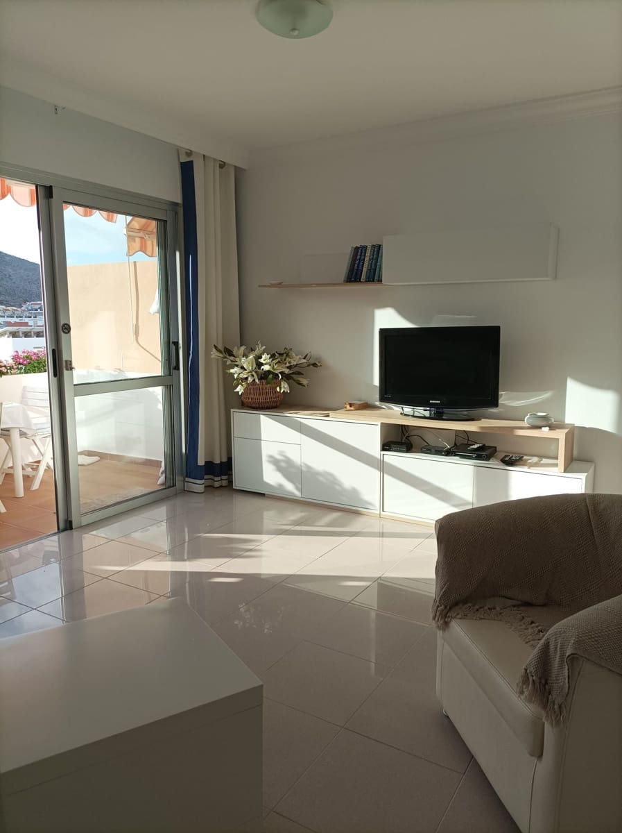 1 sypialnia Apartament na sprzedaż w Los Cristianos z basenem garażem - 309 950 € (Ref: 9711077)