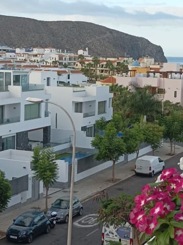 1 sypialnia Apartament na sprzedaż w Los Cristianos, Arona z basenem garażem - 309 950 € (Ref: 9711077)