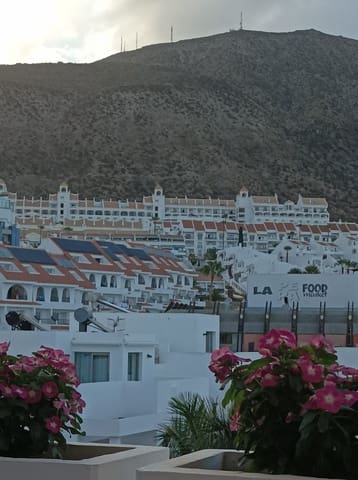 1 sypialnia Apartament na sprzedaż w Los Cristianos, Arona z basenem garażem - 309 950 € (Ref: 9711077)