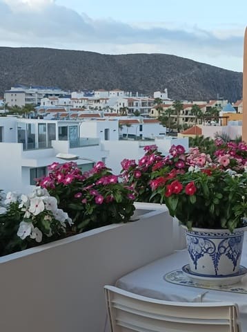 1 sypialnia Apartament na sprzedaż w Los Cristianos, Arona z basenem garażem - 309 950 € (Ref: 9711077)