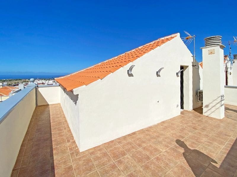 4 slaapkamer Villa te koop in Fanabe met garage - € 490.000 (Ref: 9714495)