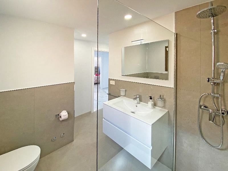 4 slaapkamer Villa te koop in Fanabe met garage - € 490.000 (Ref: 9714495)