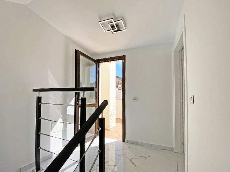 4 slaapkamer Villa te koop in Fanabe met garage - € 490.000 (Ref: 9714495)