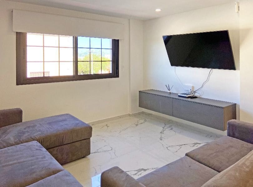 4 slaapkamer Villa te koop in Fanabe met garage - € 490.000 (Ref: 9714495)