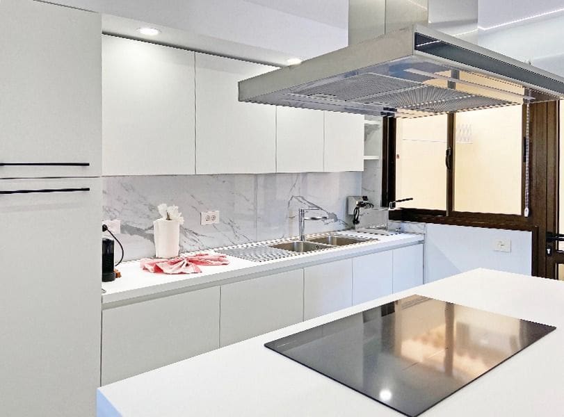 4 slaapkamer Villa te koop in Fanabe met garage - € 490.000 (Ref: 9714495)