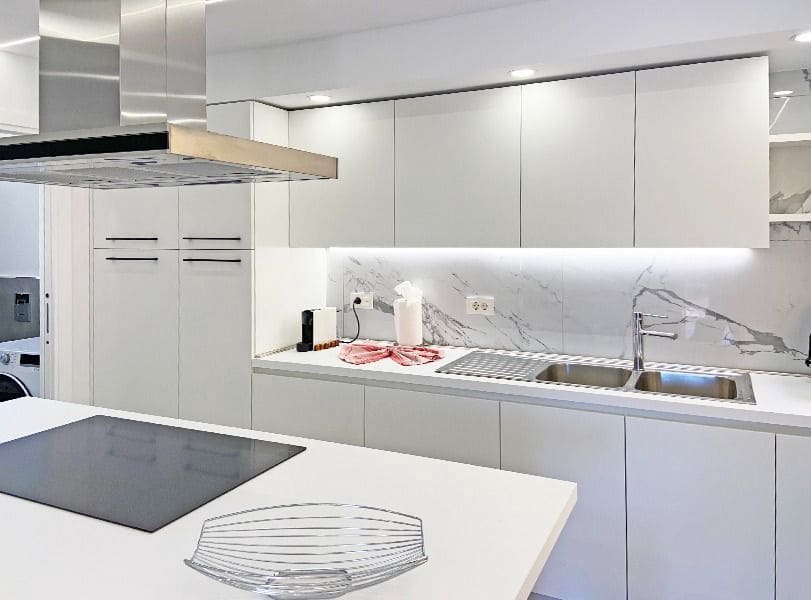 4 slaapkamer Villa te koop in Fanabe met garage - € 490.000 (Ref: 9714495)