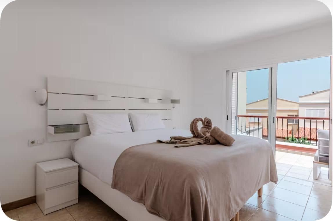 4 slaapkamer Villa te koop in El Madronal met zwembad garage - € 790.000 (Ref: 9714496)