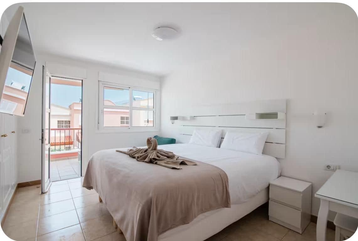 4 slaapkamer Villa te koop in El Madronal met zwembad garage - € 790.000 (Ref: 9714496)