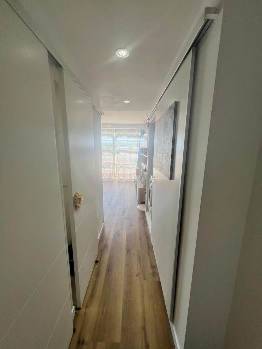 1 bedroom Apartment for sale in Playa de las Americas with pool - € 290,000 (Ref: 9719482)